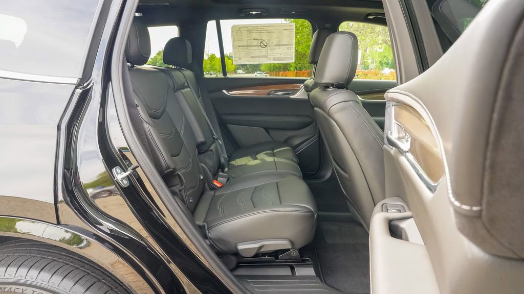 Certified 2025 Cadillac XT6 Premium Luxury w/ Platinum Package image 15