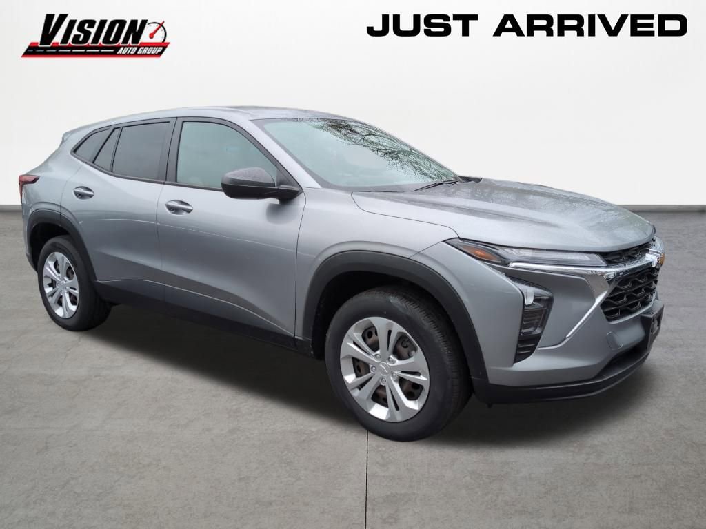 Used 2024 Chevrolet Trax LS FWD image 7