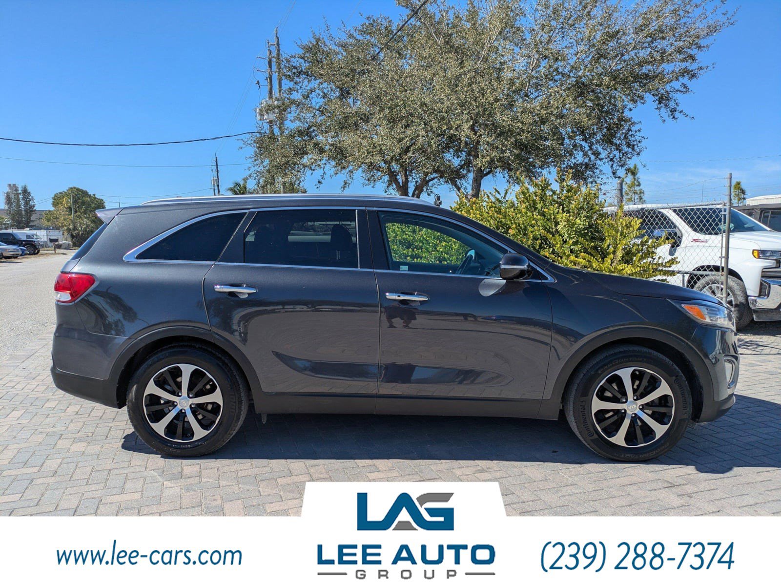Used 2018 Kia Sorento EX image 2