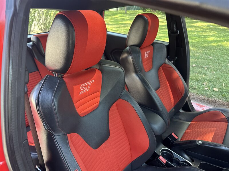 Used 2015 Ford Fiesta ST w/ ST Recaro Package FWD image 29