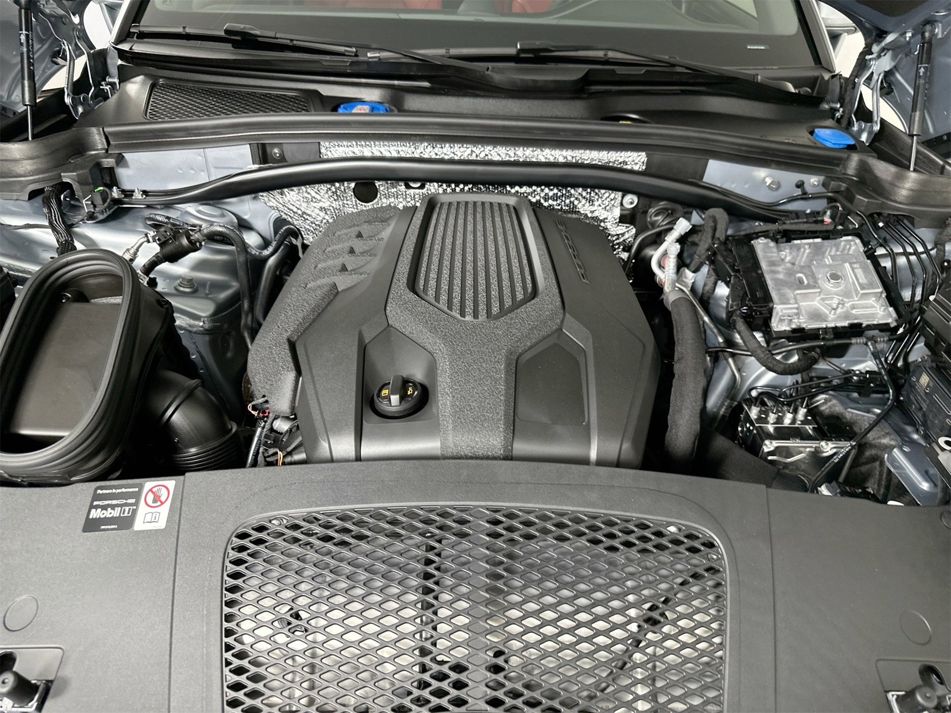 New 2026 Porsche Macan image 38
