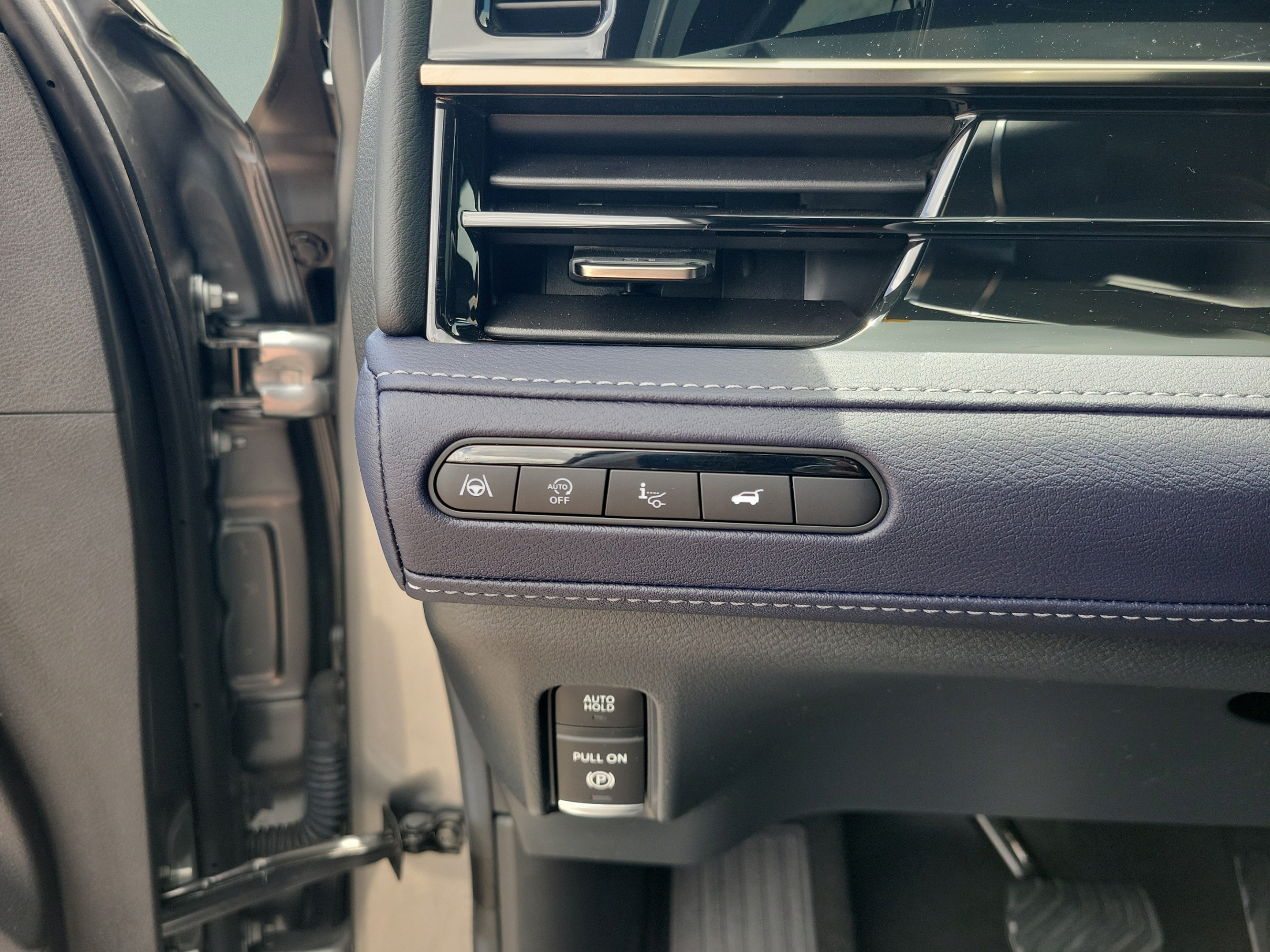 Certified 2026 INFINITI QX80 4WD w/ Sport Exterior Package image 30