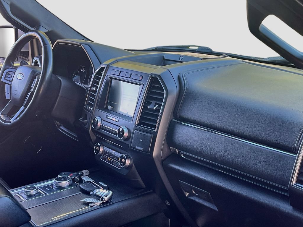 Used 2018 Ford Expedition Limited w/ Equipment Group 301A AWD/4WD image 33