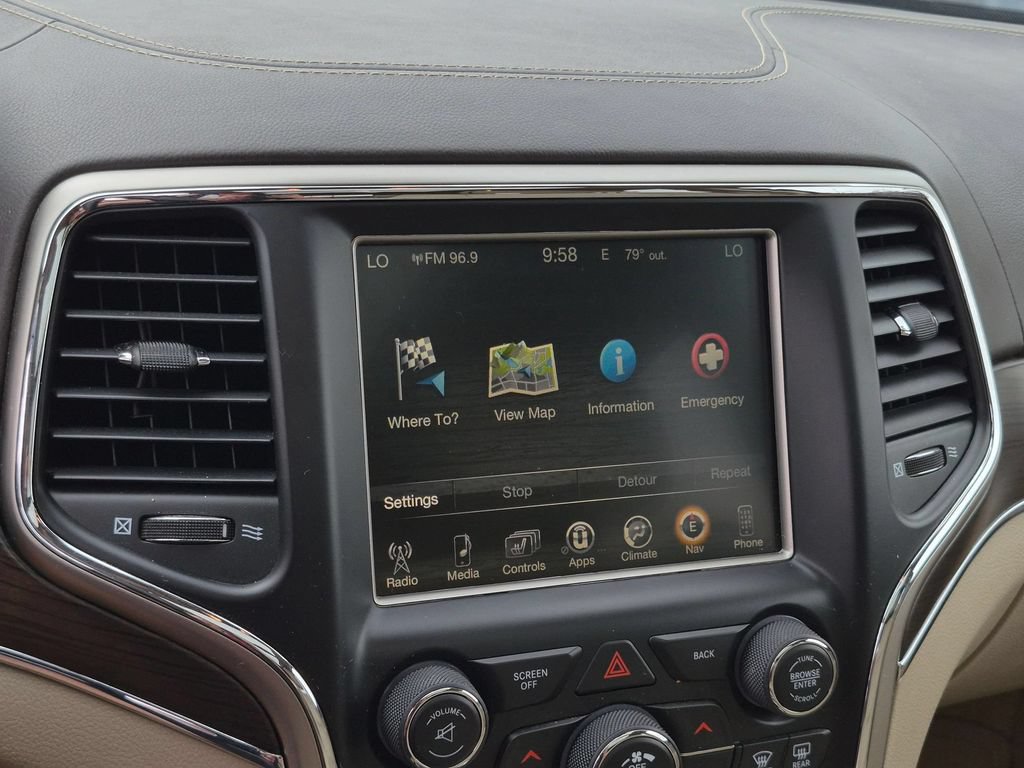 Used 2017 Jeep Grand Cherokee Overland AWD/4WD image 22