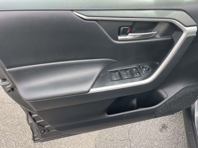 Used 2020 Toyota RAV4 XLE image 14