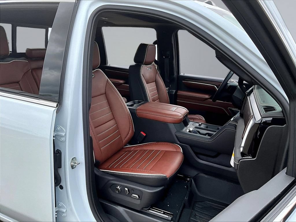 New 2026 GMC Sierra 3500 Denali Ultimate AWD/4WD image 10