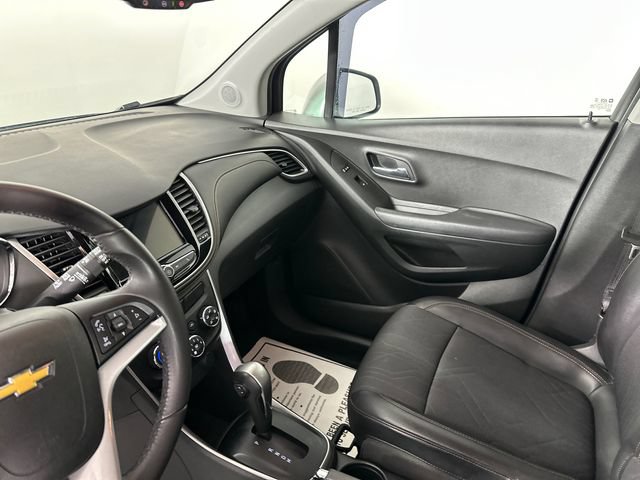 Used 2019 Chevrolet Trax LT w/ LT Convenience Package AWD/4WD image 22