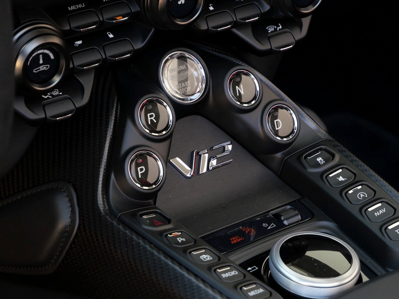 Used 2023 Aston Martin V12 Vantage Roadster image 20