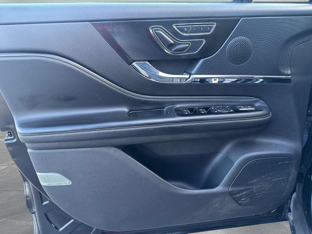 Certified 2024 Lincoln Corsair AWD image 14