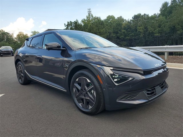 New 2025 Kia EV6 Light w/ Light LR Technology Package image 2