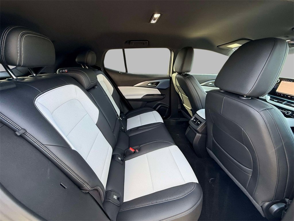 Used 2024 Chevrolet Equinox EV LT image 16