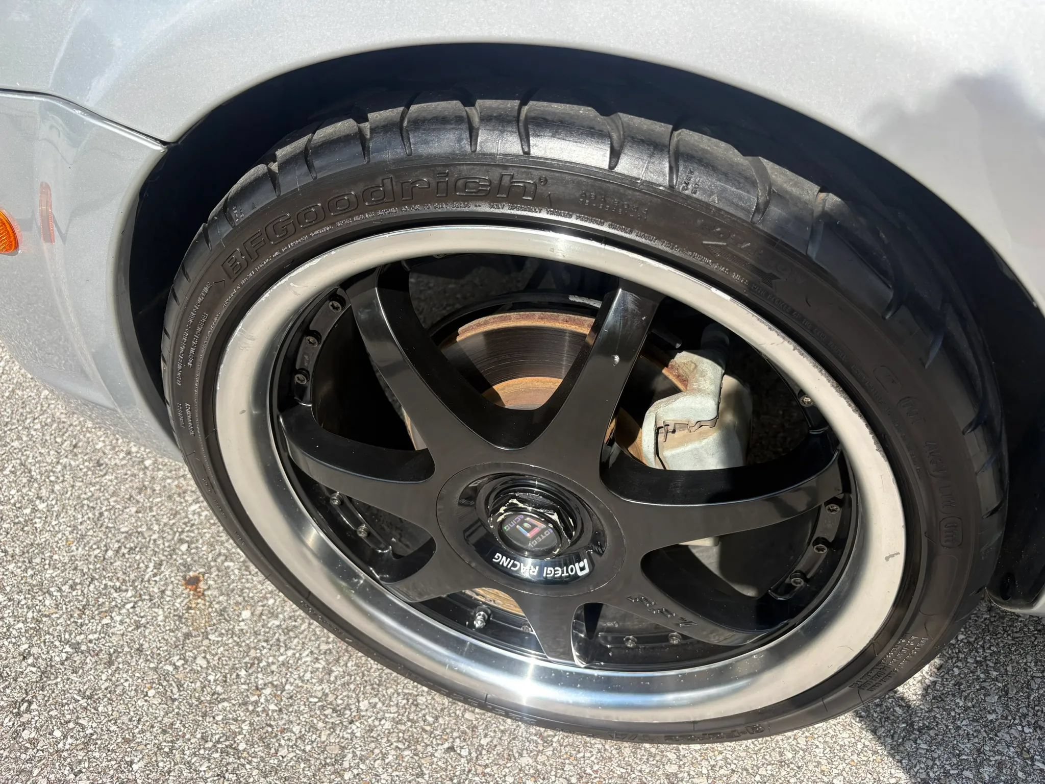 Used 2003 Toyota MR2 RWD image 9