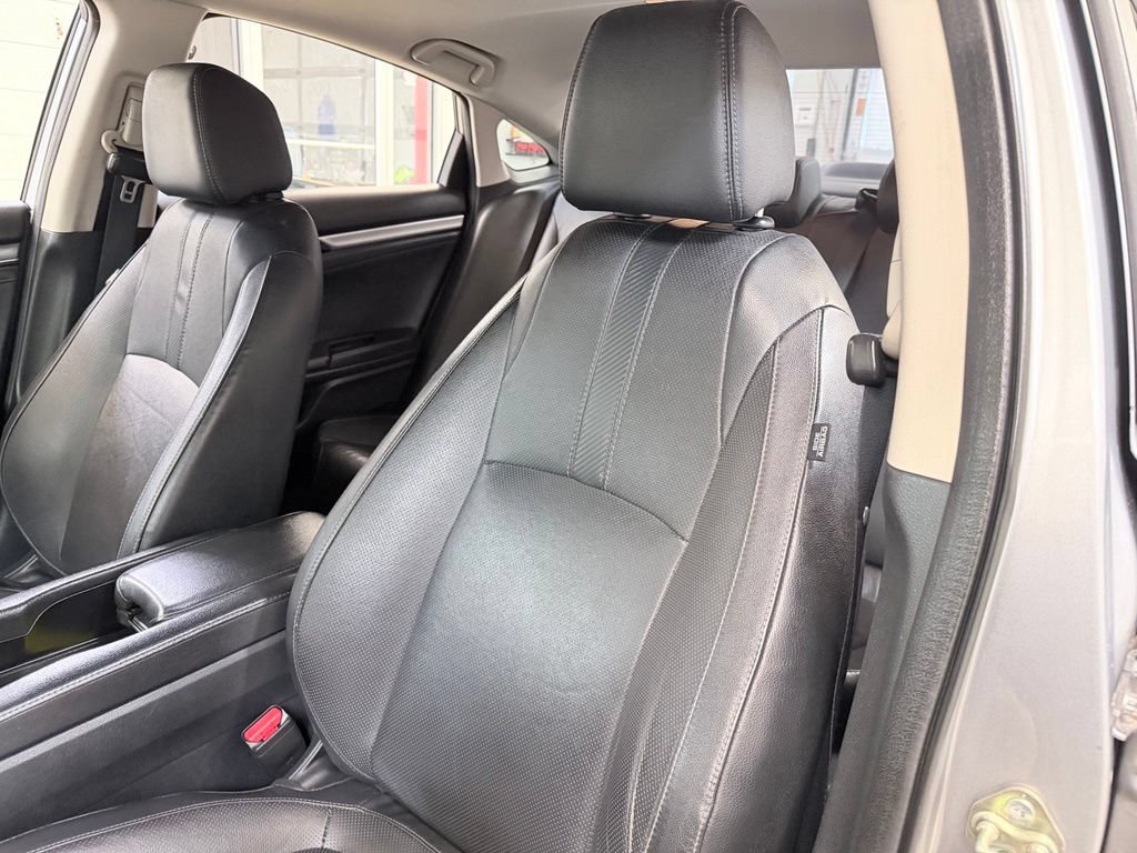 Used 2016 Honda Civic Touring image 17