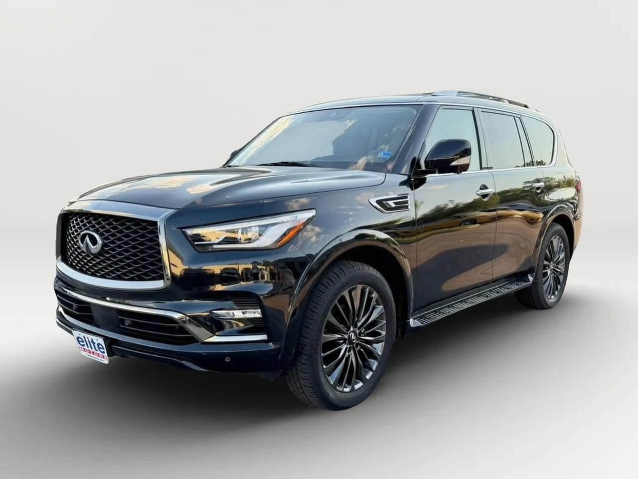 Used 2024 INFINITI QX80 Premium Select w/ Cargo Package AWD/4WD image 3
