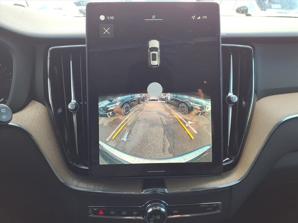New 2026 Volvo XC60 B5 Core w/ Protection Package Premier image 9