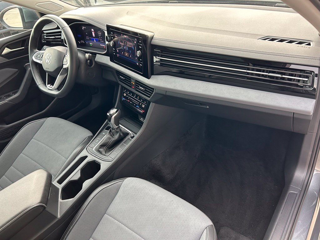 Certified 2026 Volkswagen Jetta SE FWD image 40