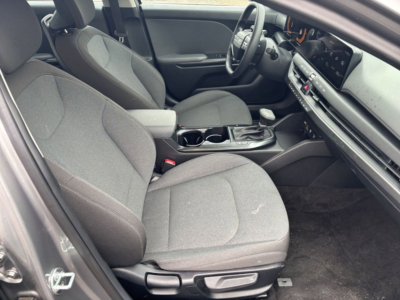 Used 2025 Kia K4 FWD image 31