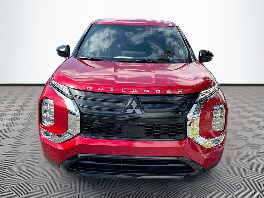 New 2026 Mitsubishi Outlander LE FWD image 2