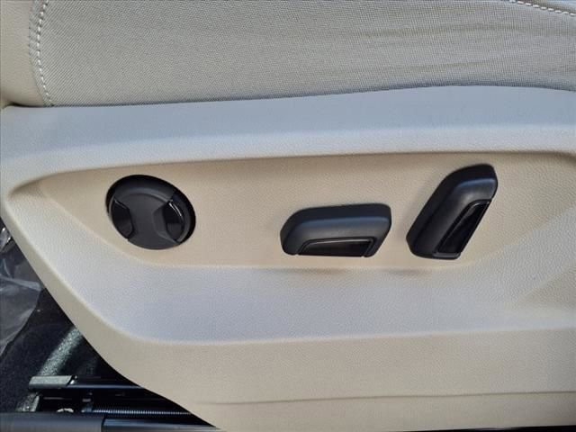 New 2025 Volkswagen Atlas SE image 23