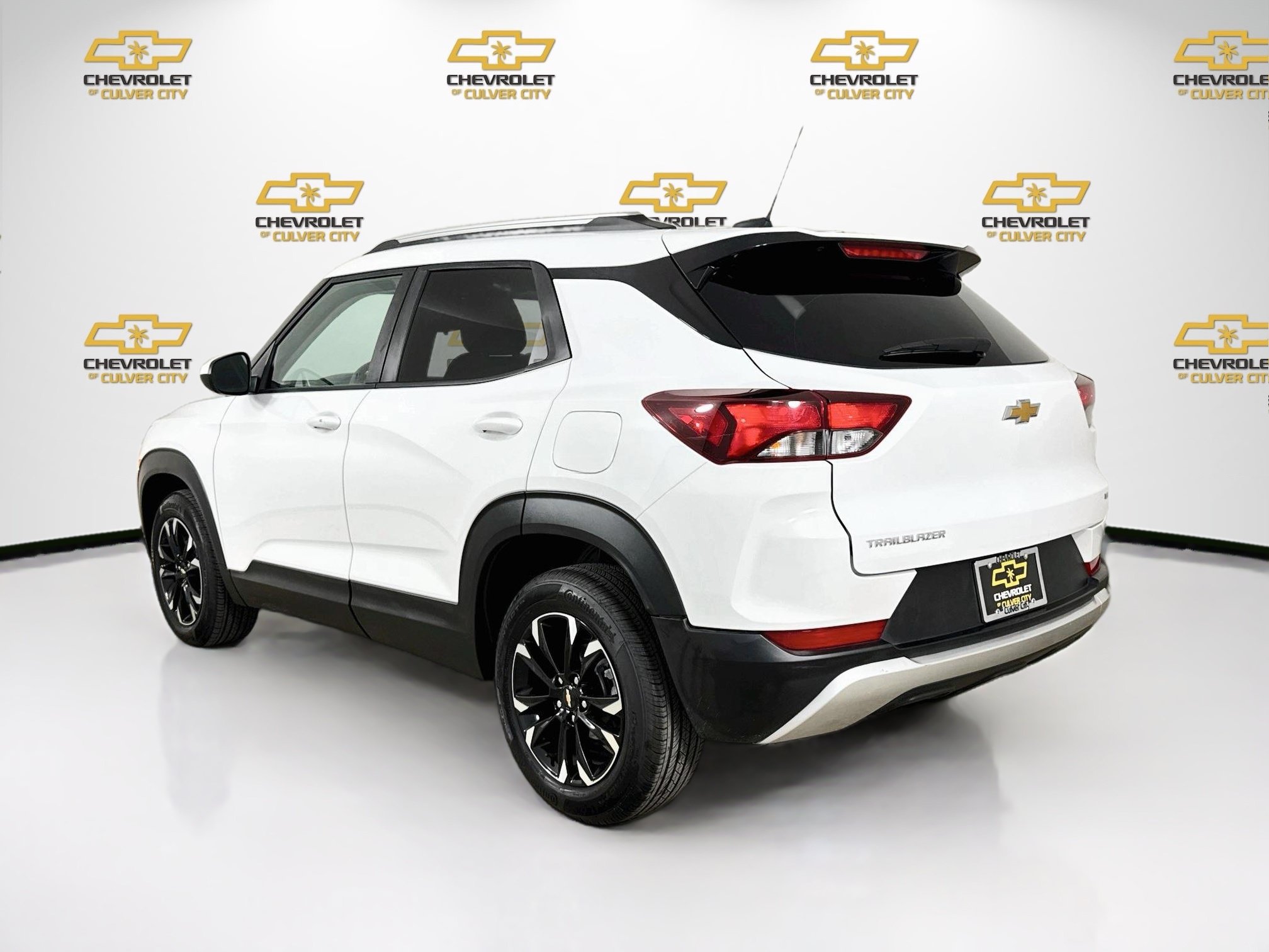Used 2023 Chevrolet TrailBlazer LT FWD image 6
