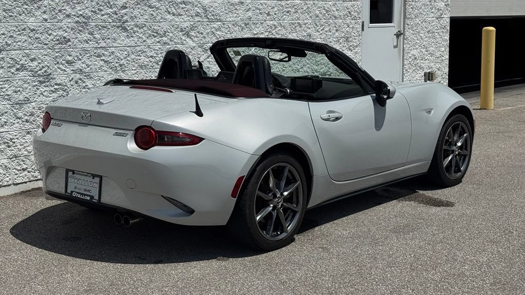 Used 2018 MAZDA MX-5 Miata Grand Touring RWD image 3