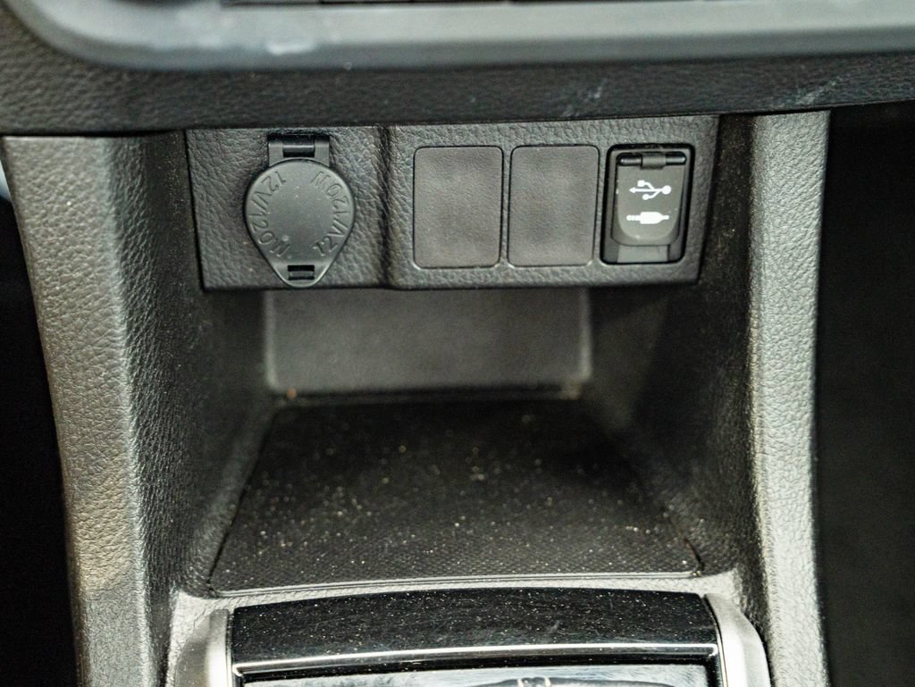 Used 2015 Toyota Corolla LE FWD image 35