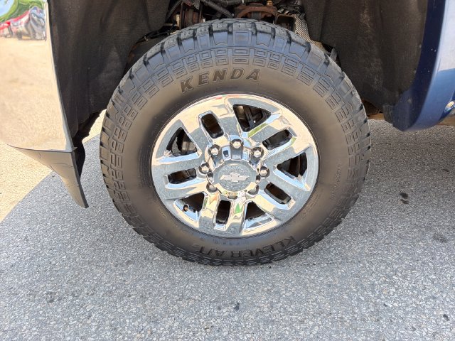 Used 2017 Chevrolet Silverado 2500 LTZ AWD/4WD image 32