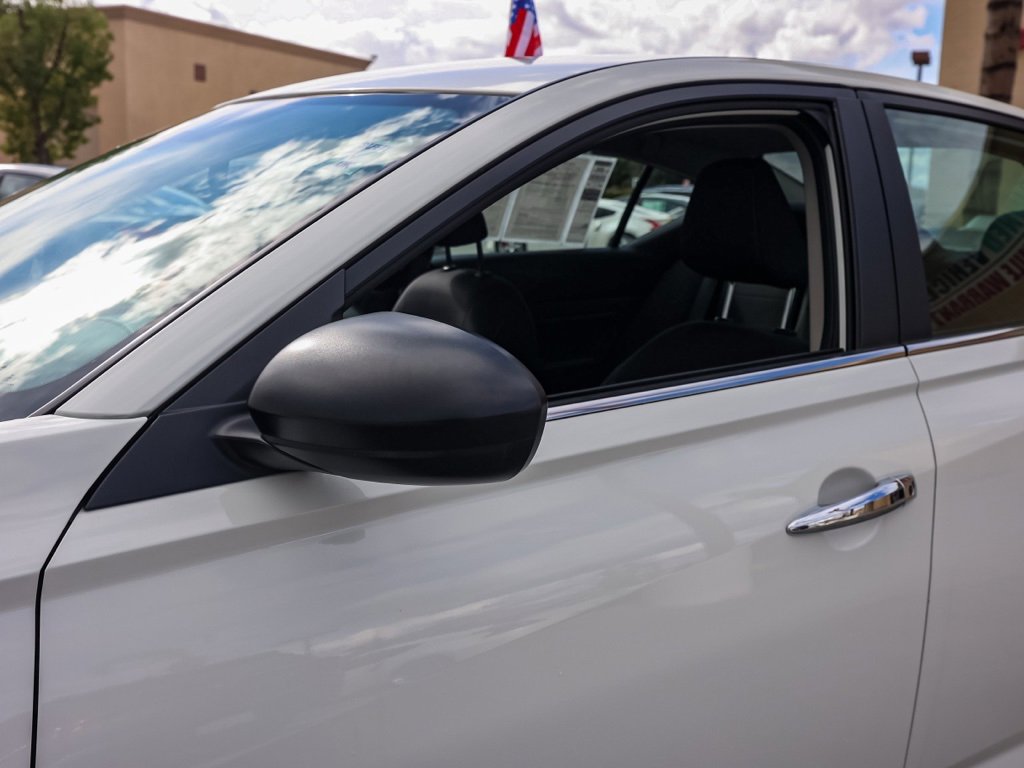 Used 2025 Nissan Altima 2.5 S image 12