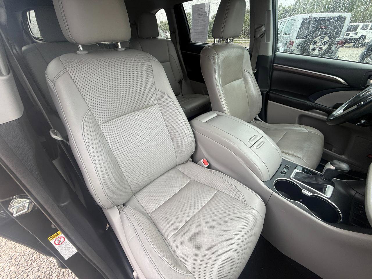 Used 2016 Toyota Highlander Limited Platinum FWD image 6