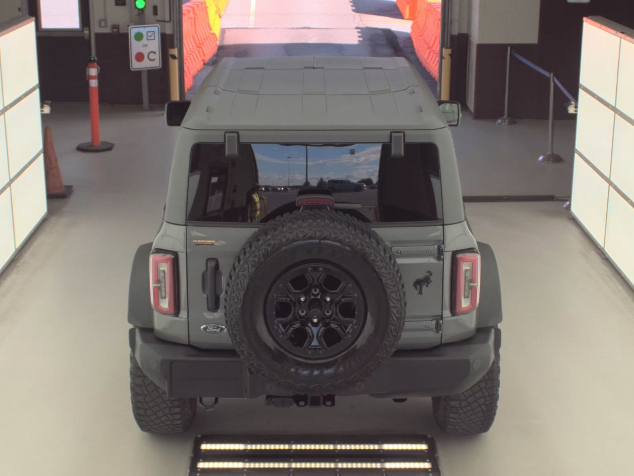 Used 2022 Ford Bronco Wildtrak image 3