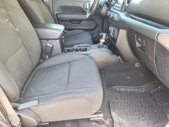 Used 2019 Jeep Wrangler Unlimited Sahara image 26