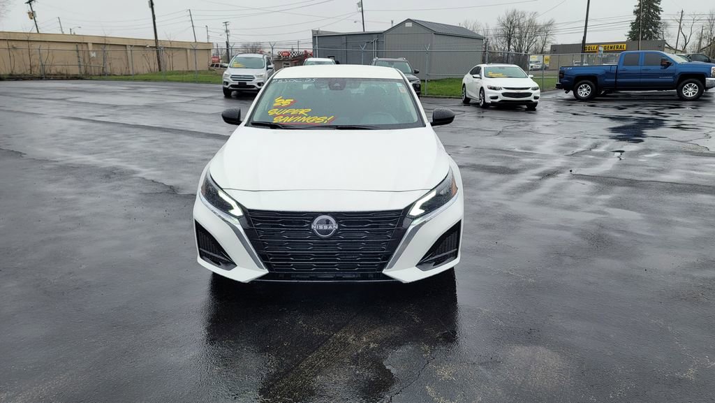 Used 2025 Nissan Altima 2.5 SV image 4