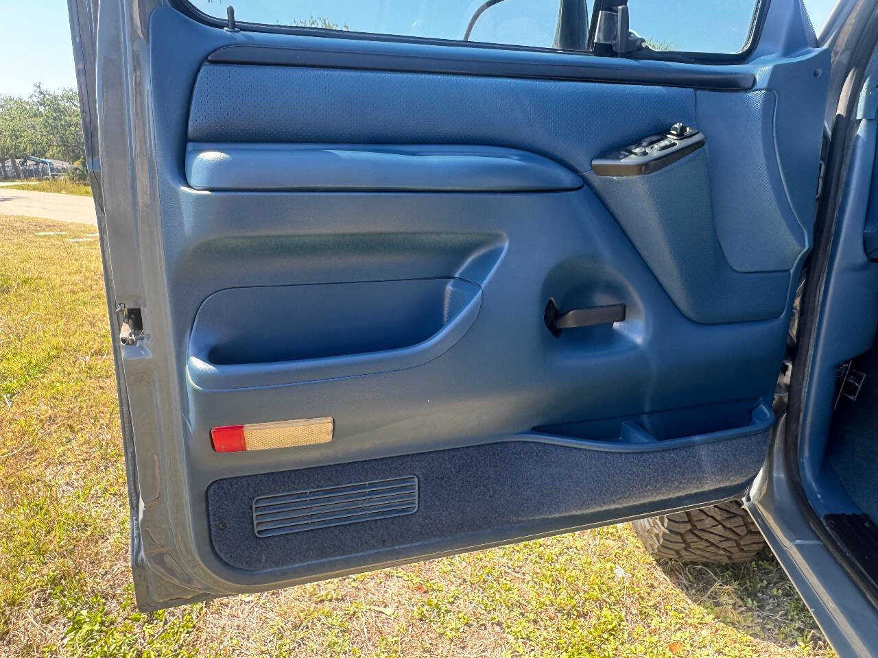 Used 1995 Ford Bronco XLT image 76