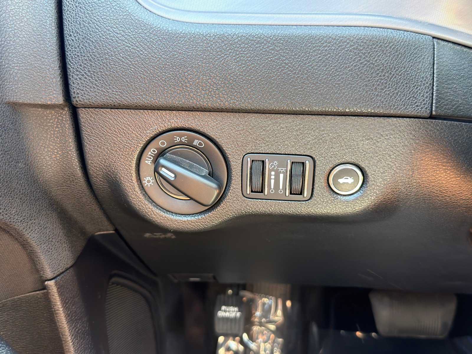 Used 2023 Dodge Charger SXT RWD image 15