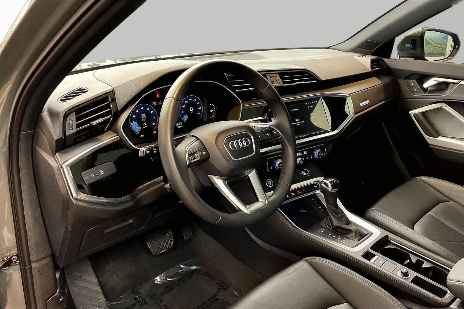 Used 2024 Audi Q3 2.0T Premium Plus w/ Premium Plus Package AWD/4WD image 18