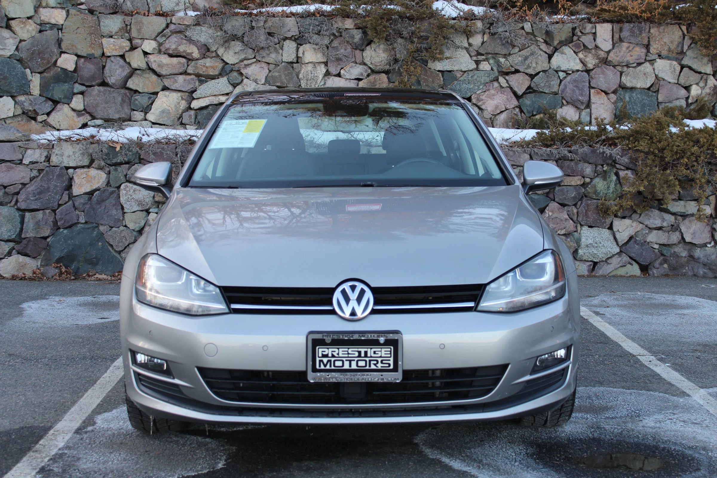 Used 2016 Volkswagen Golf SE w/ Lighting Package image 3