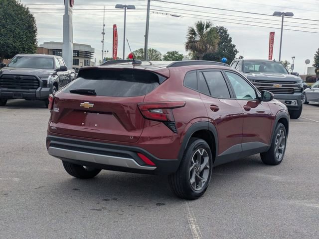 Used 2025 Chevrolet Trax LT image 3