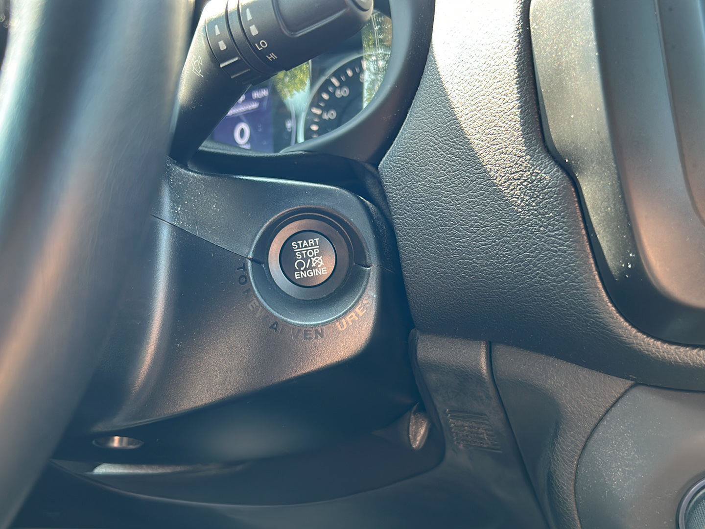 Used 2018 Jeep Renegade Altitude FWD image 29