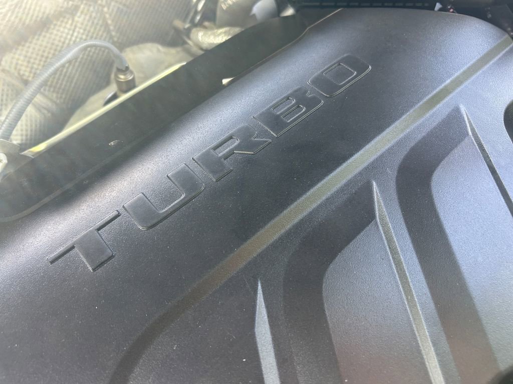 Used 2024 Chevrolet Trax RS w/ Sunroof Package FWD image 30