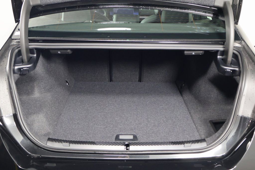 New 2026 BMW i5 eDrive40 w/ M Sport Package image 8