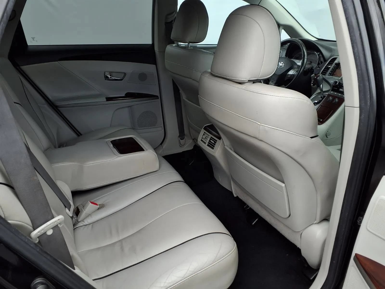Used 2011 Toyota Venza w/ Premium Pkg #2 FWD image 21