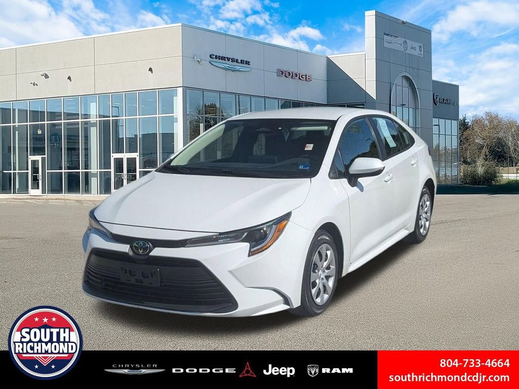 Used 2025 Toyota Corolla LE FWD image 1
