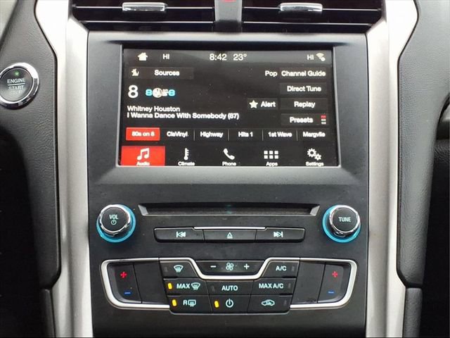 Used 2017 Ford Fusion SE w/ Fusion SE Technology Package image 14