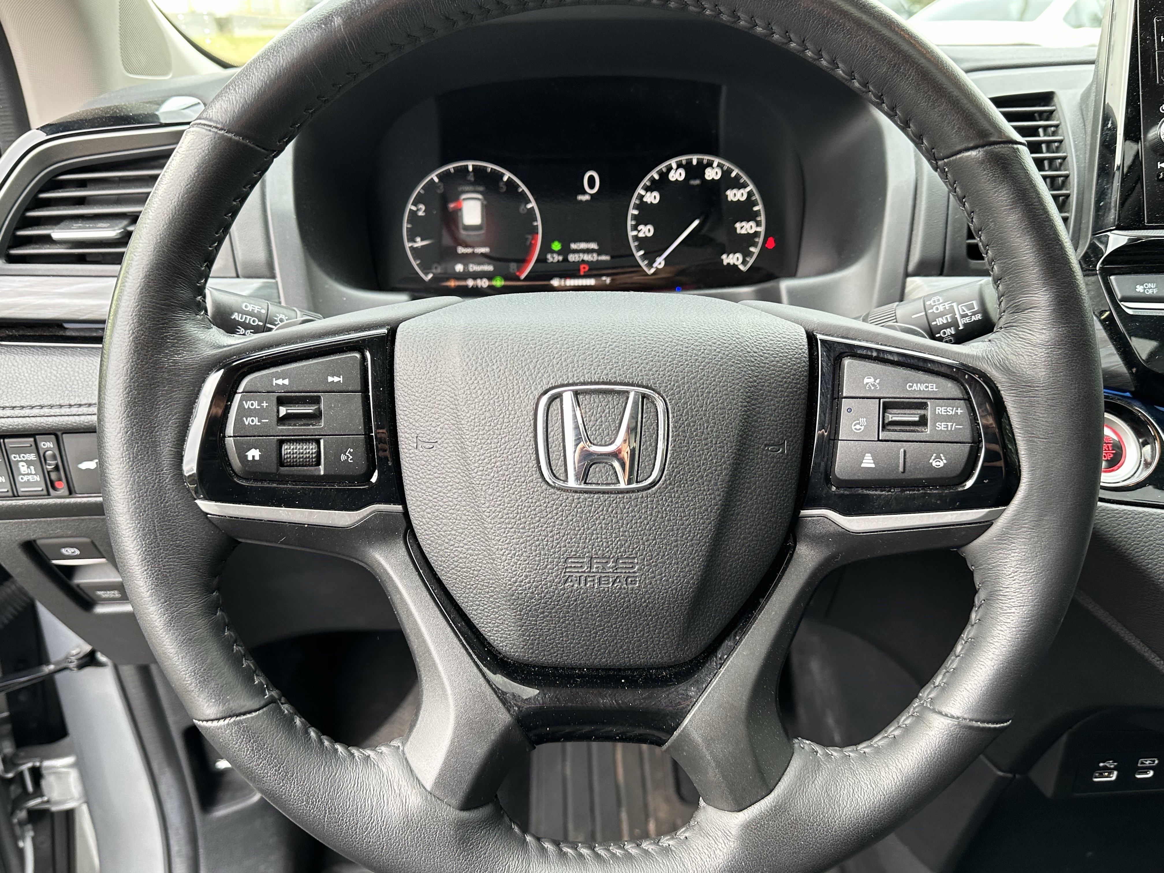 Used 2025 Honda Odyssey Elite image 6