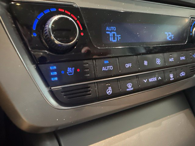 Used 2015 Hyundai Sonata Limited w/ Option Group 05 FWD image 16