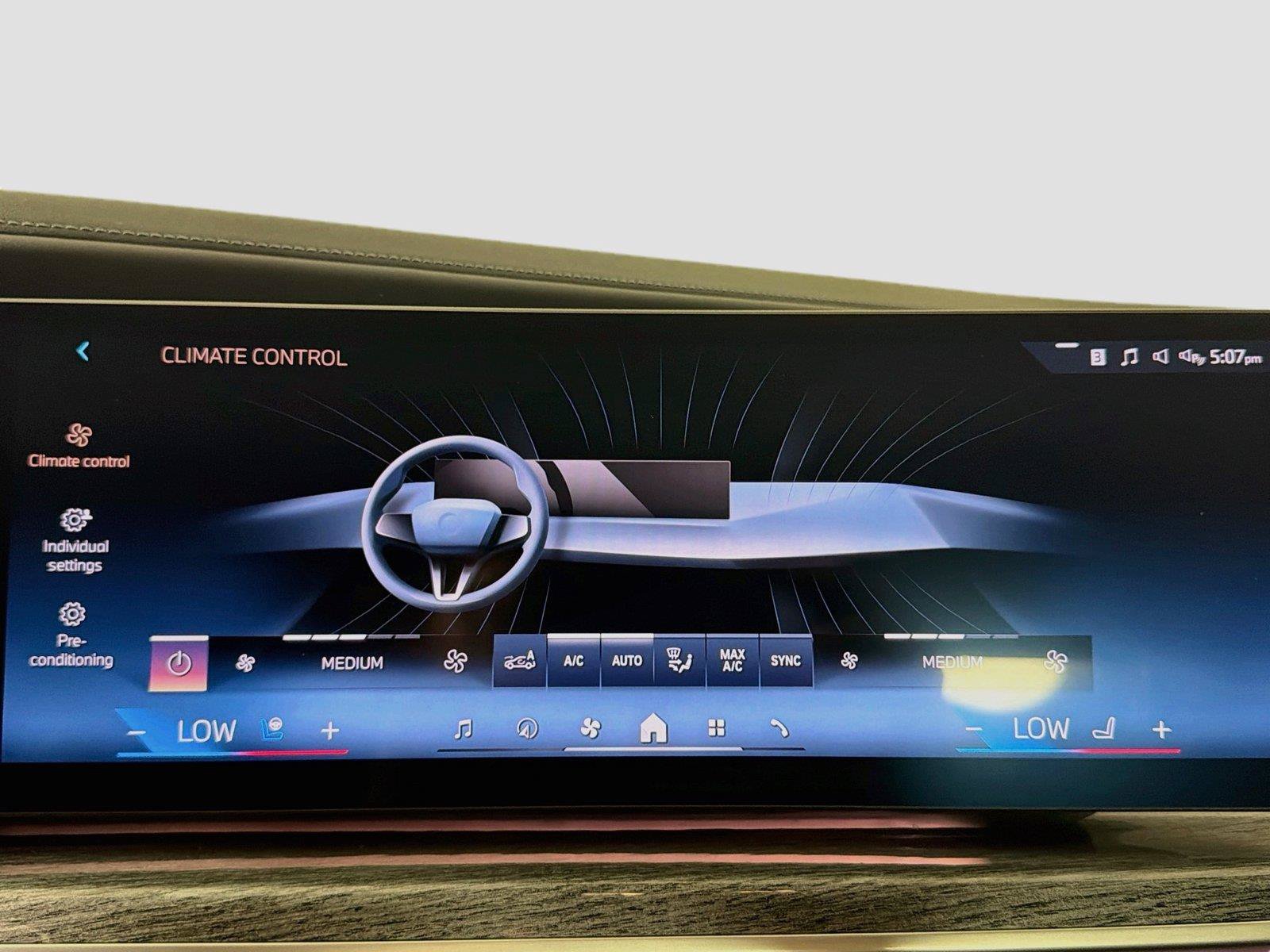 Used 2023 BMW 740i RWD image 15