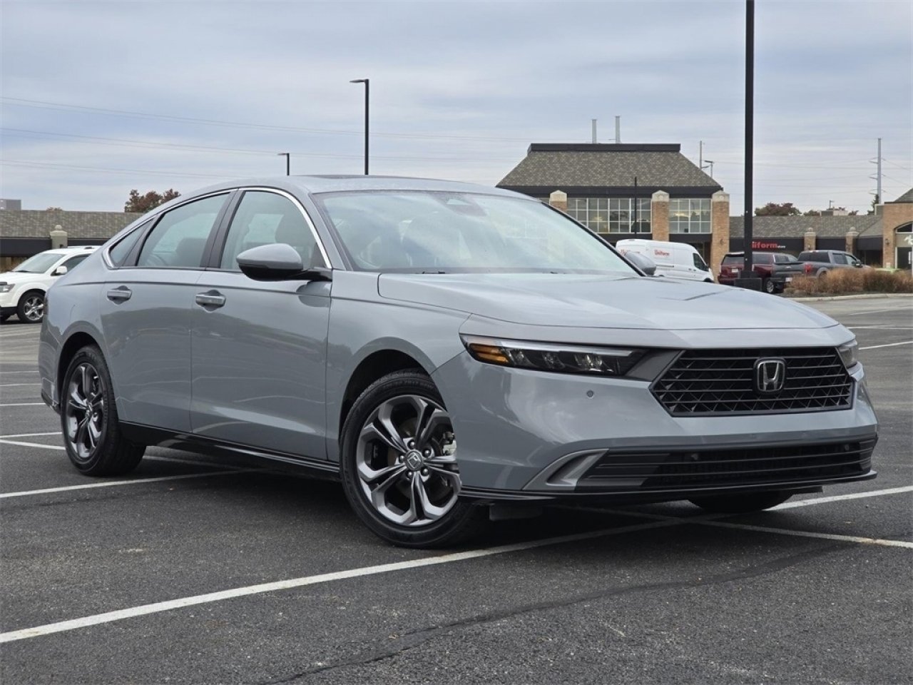 Used 2024 Honda Accord Sport image 2