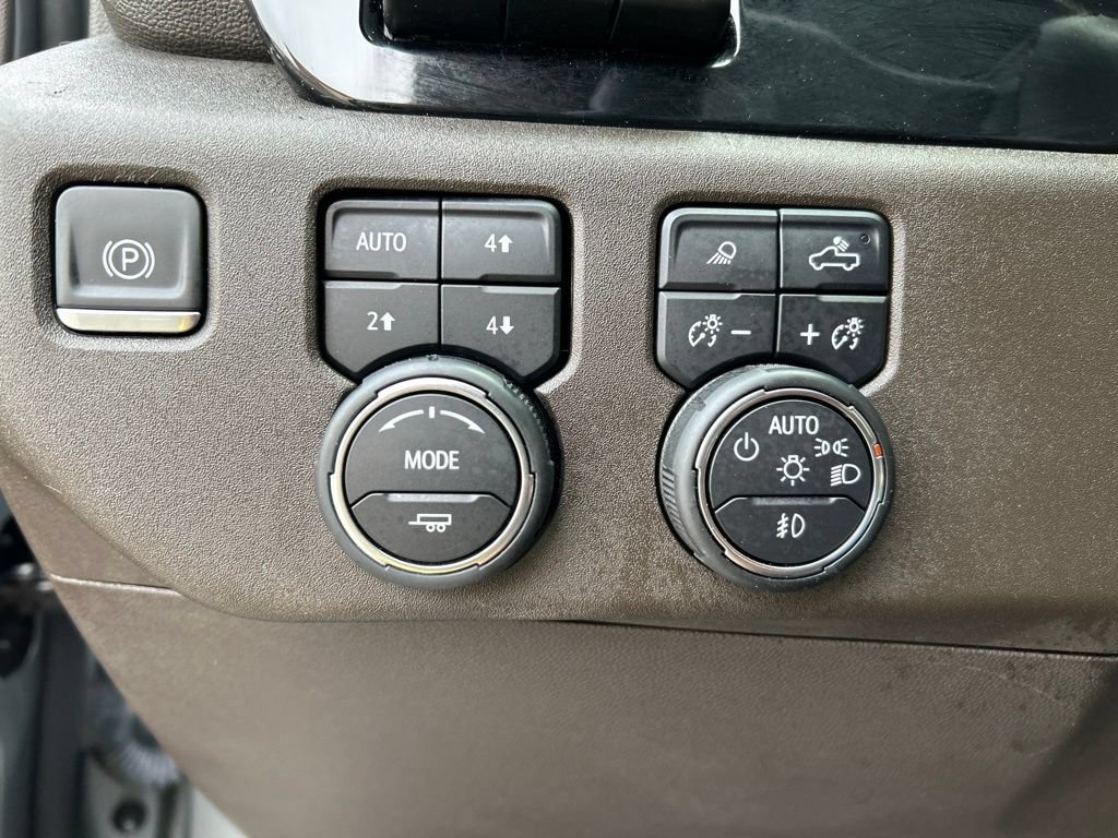 Used 2023 Chevrolet Silverado 1500 LTZ w/ Technology Package AWD/4WD image 19