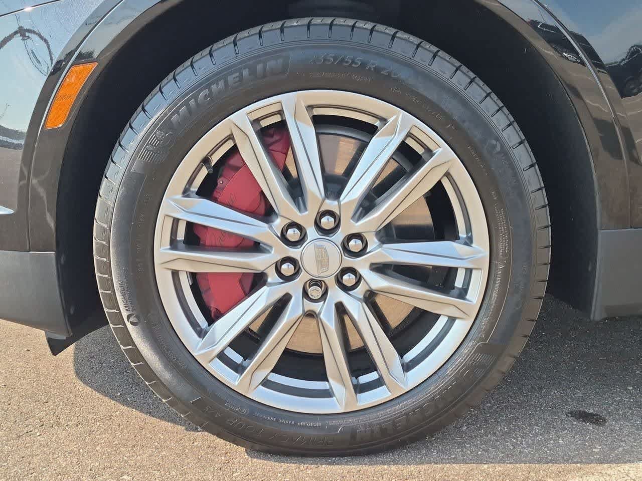 Used 2024 Cadillac XT5 Sportv w/ LPO, Red Accent Package AWD/4WD image 5