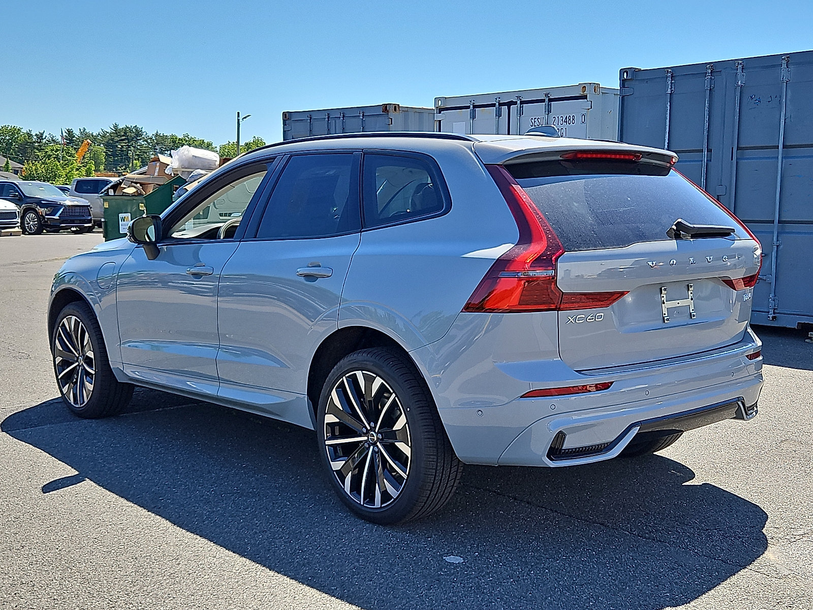 New 2026 Volvo XC60 T8 Ultra w/ Protection Package Premier AWD/4WD image 4